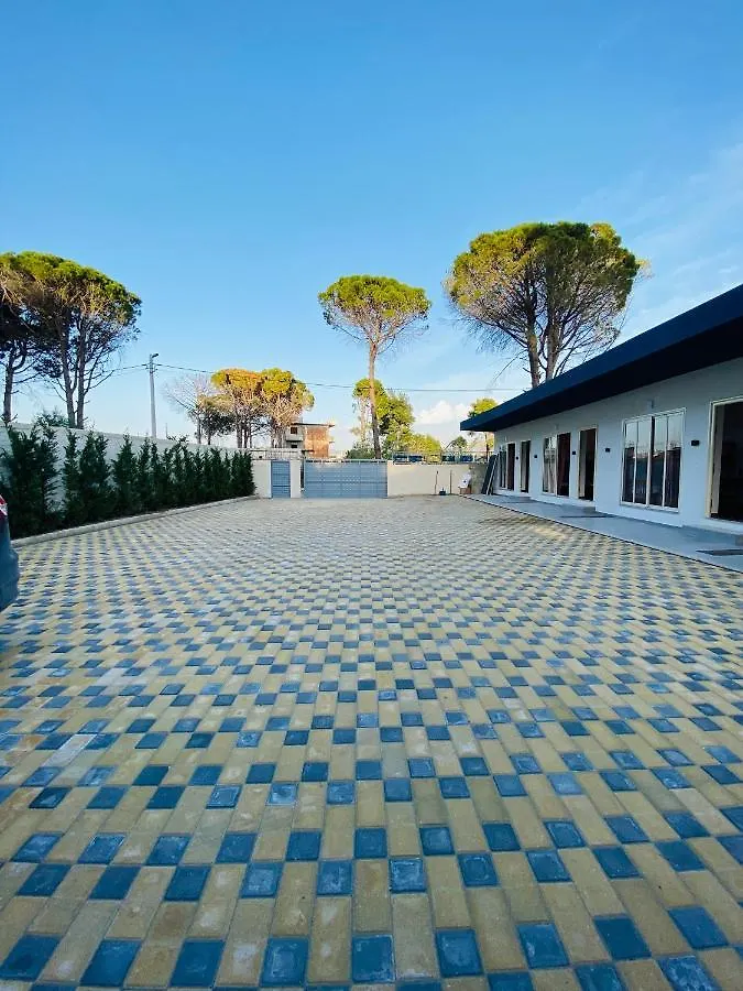 Holiday Cabins Wlora Dom wakacyjny